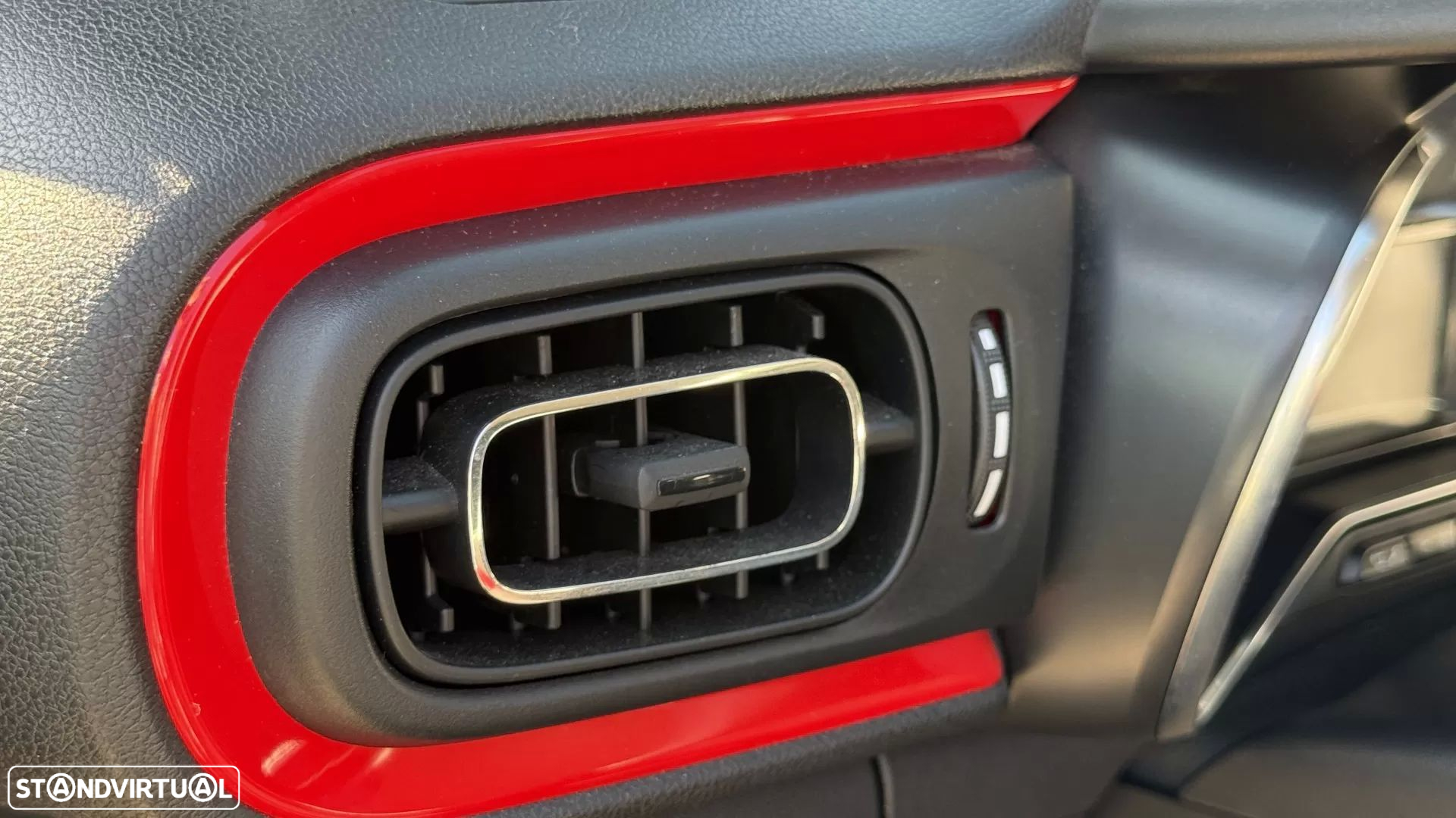 Citroën C3 1.2 PureTech Shine EAT6 - 48
