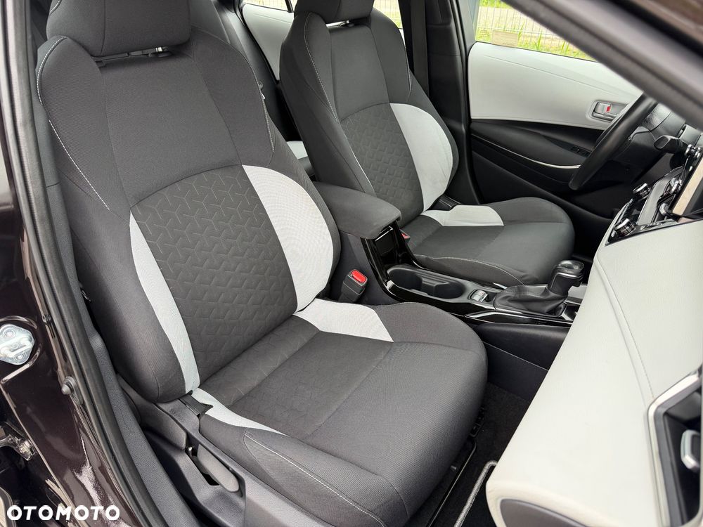 Toyota Corolla 1.8 Hybrid Comfort - 22