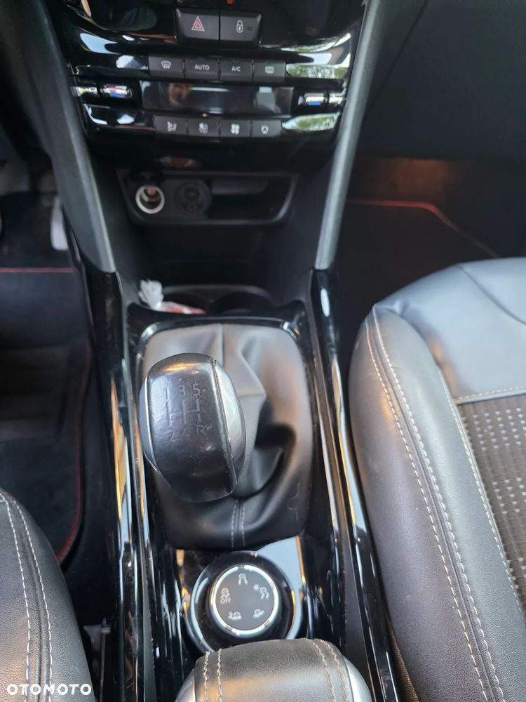 Peugeot 2008 e-HDi FAP 92 STOP & START Allure - 11
