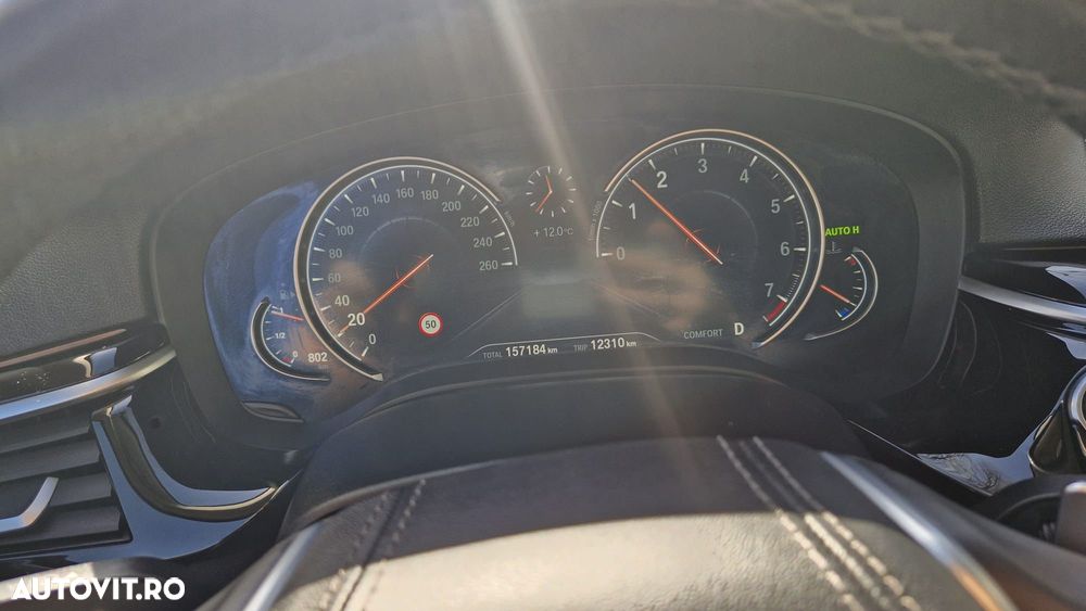 BMW Seria 5 530i xDrive Aut. Sport Line - 9