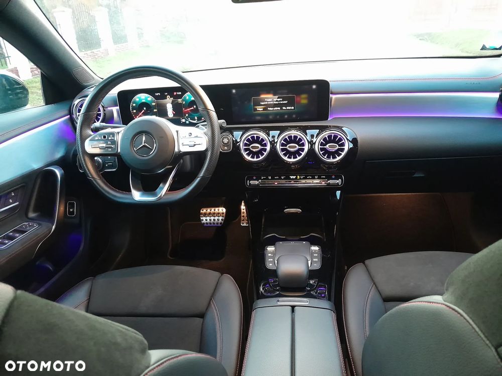 Mercedes-Benz CLA 200 7G-DCT AMG Line - 13