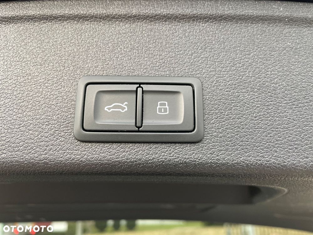 Audi A4 Avant 40 TDI S tronic - 28