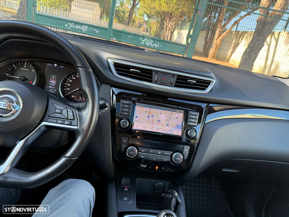 Nissan Qashqai 1.5 dCi N-Connecta J18 - 16