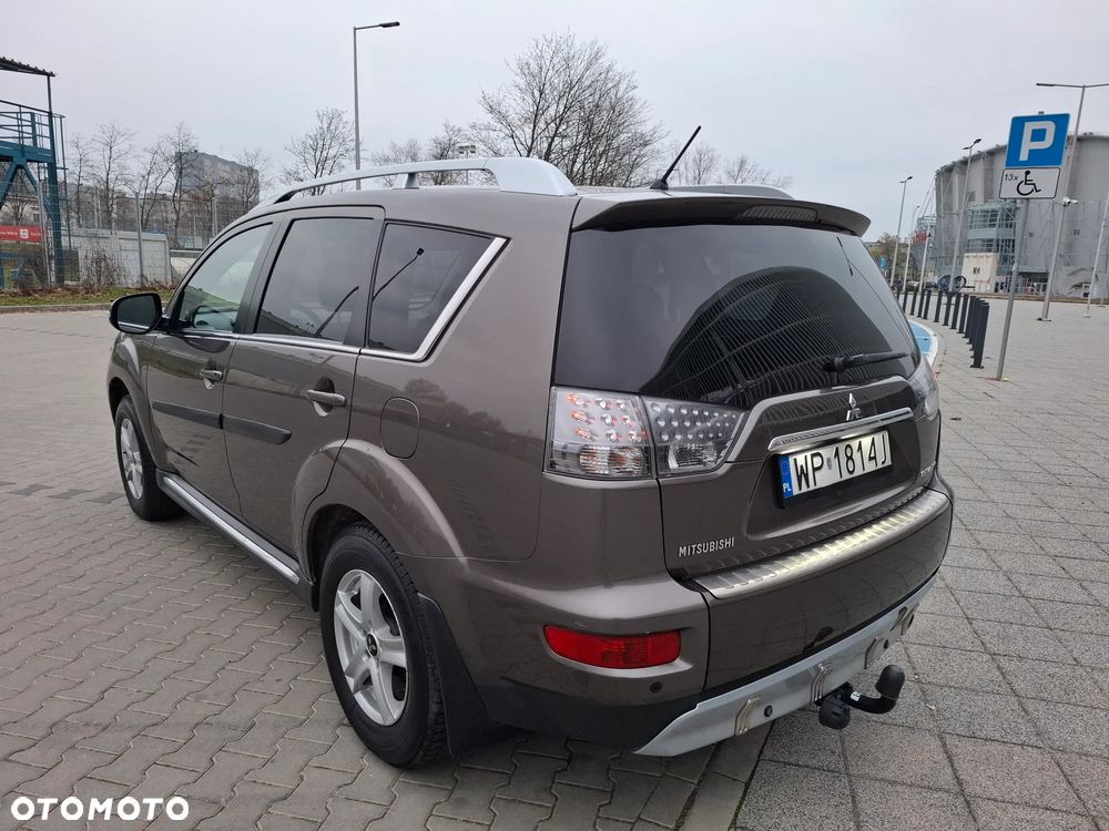 Mitsubishi Outlander 2.0 DID Intense + SE - 8