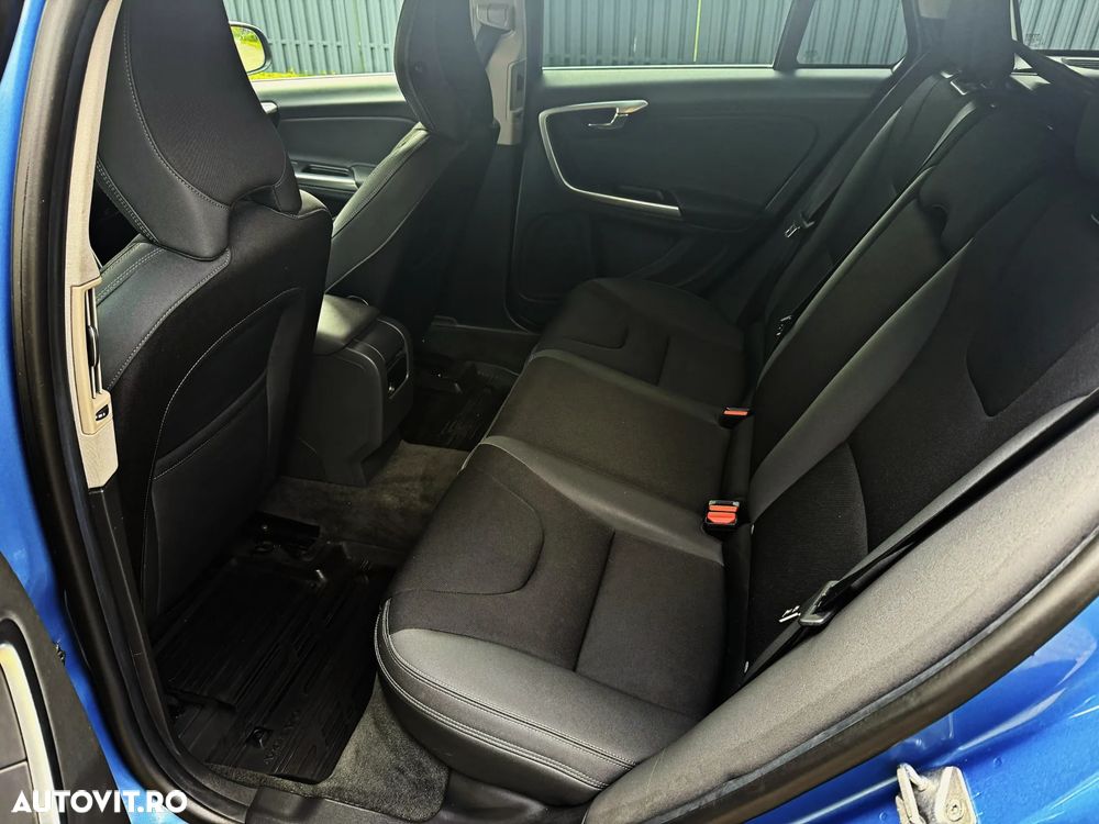 Volvo V60 D4 Geartronic Momentum - 10