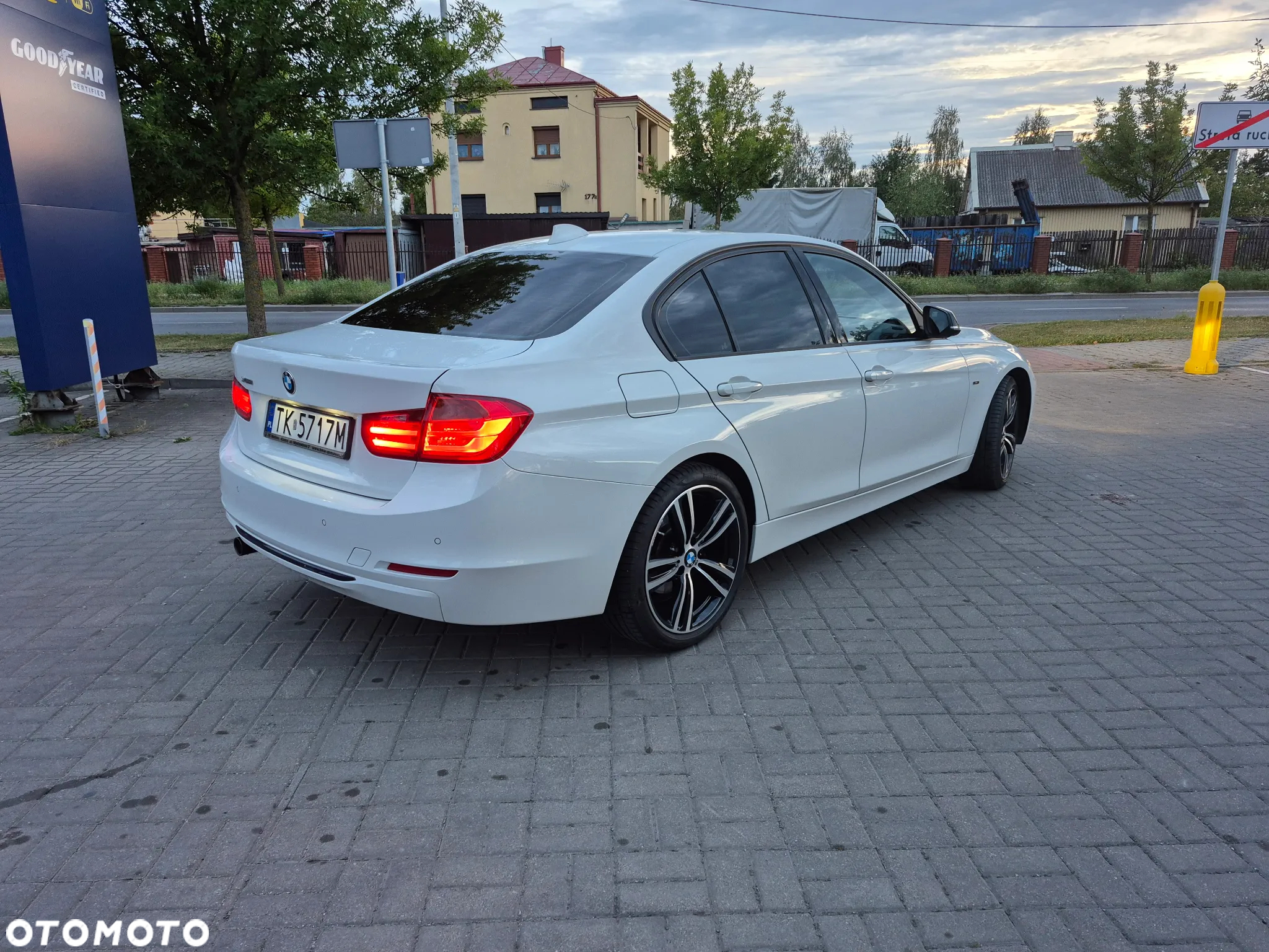 BMW Seria 3 - 12