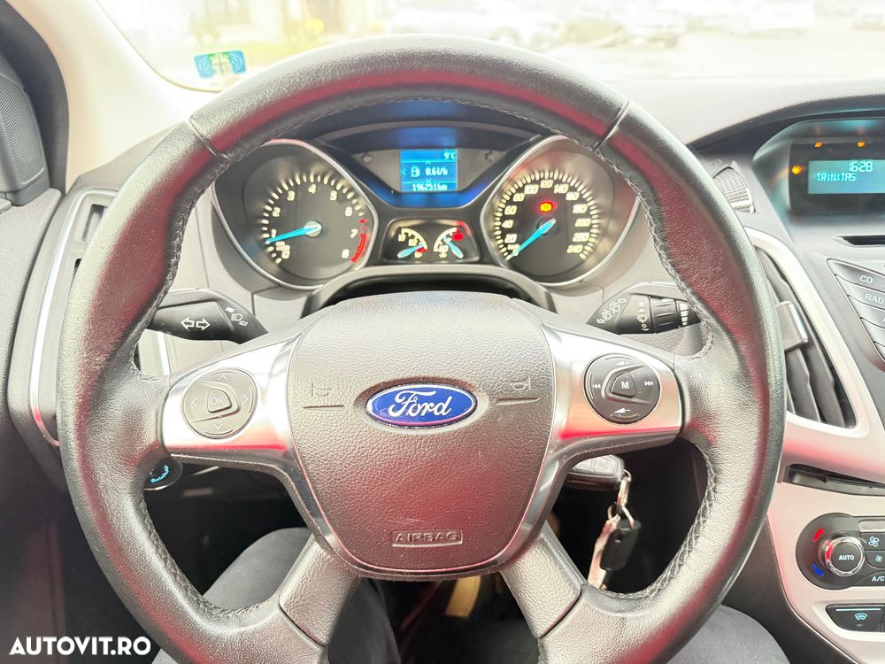 Ford Focus Turnier 1.0 EcoBoost Start-Stopp-System Titanium - 10