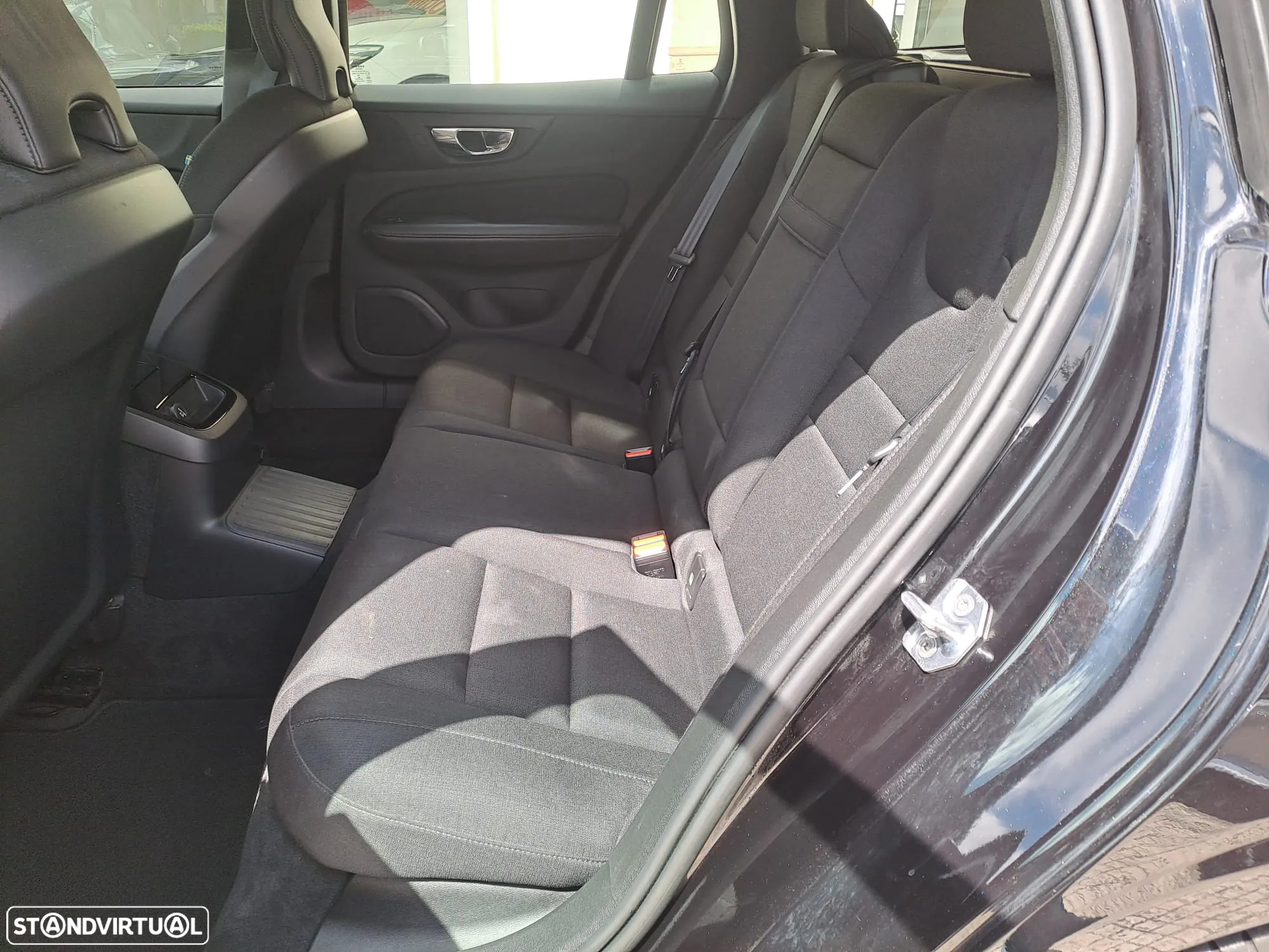 Volvo V60 2.0 T8 AWD TE Momentum - 8