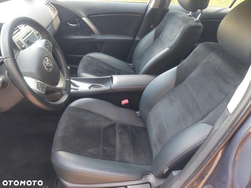 Toyota Avensis 1.8 Prestige MS - 13