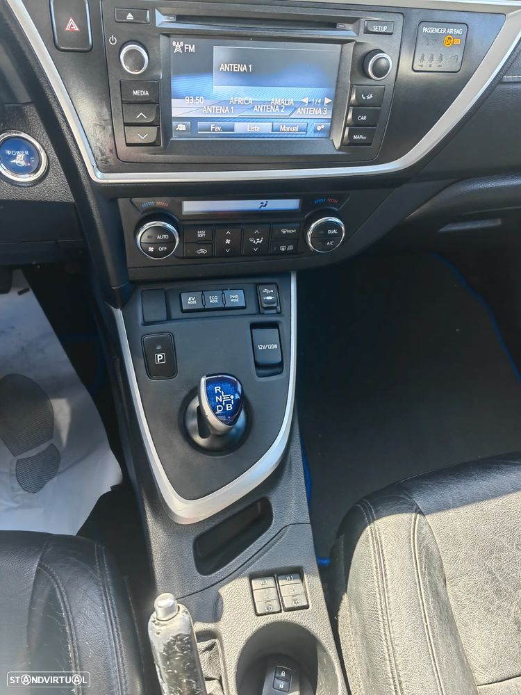 Toyota Auris Touring Sports 1.8 HSD Exclusive+Navi - 14