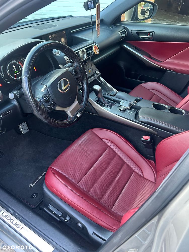 Lexus IS 200t Sport Line - 4