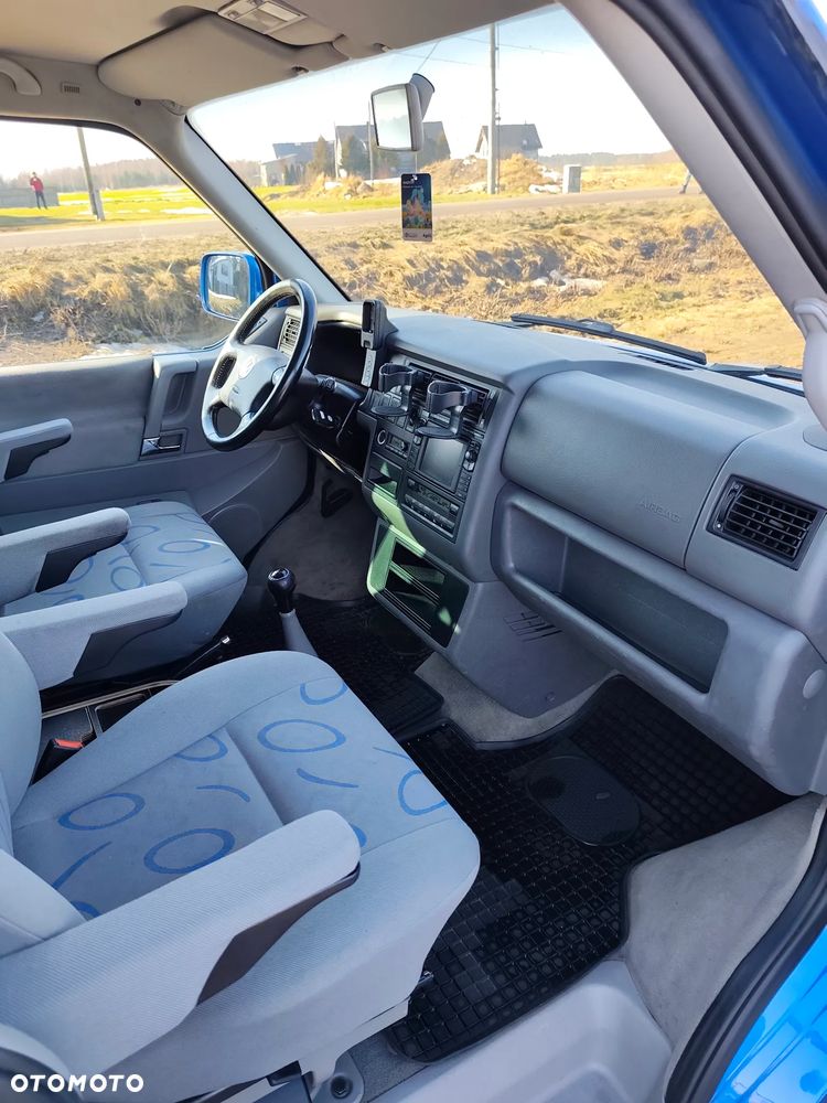 Volkswagen Multivan - 22