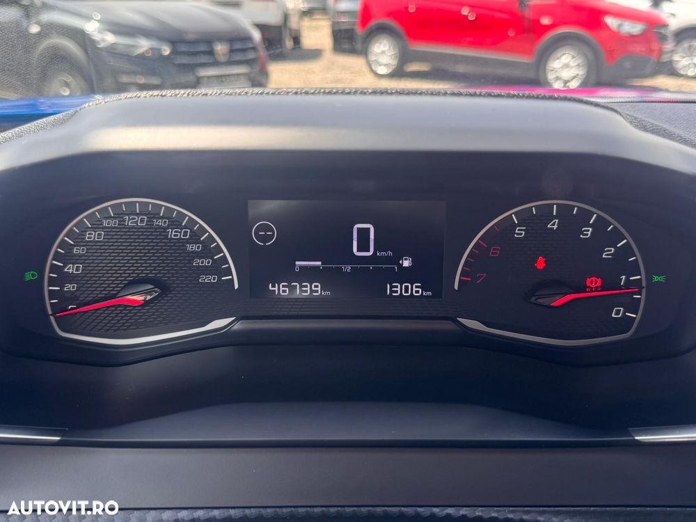 Peugeot 2008 1.2 L PureTech STT Allure - 16