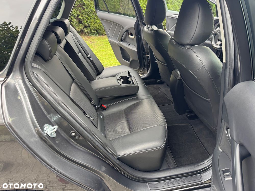 Toyota Avensis Touring Sports 1.8 Edition S+ - 26