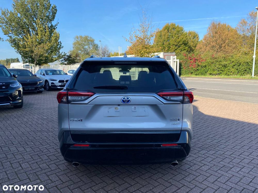 Toyota RAV4 - 6