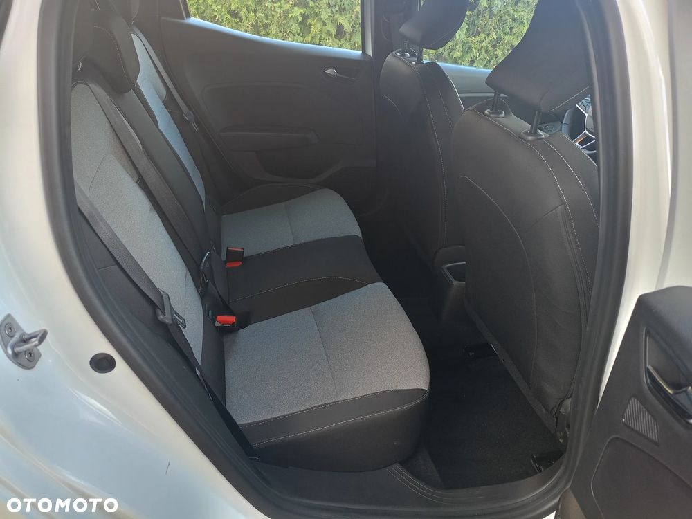 Renault Clio TCe 90 EVOLUTION - 11