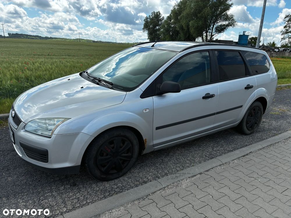 Ford Focus 1.6 Ambiente - 4