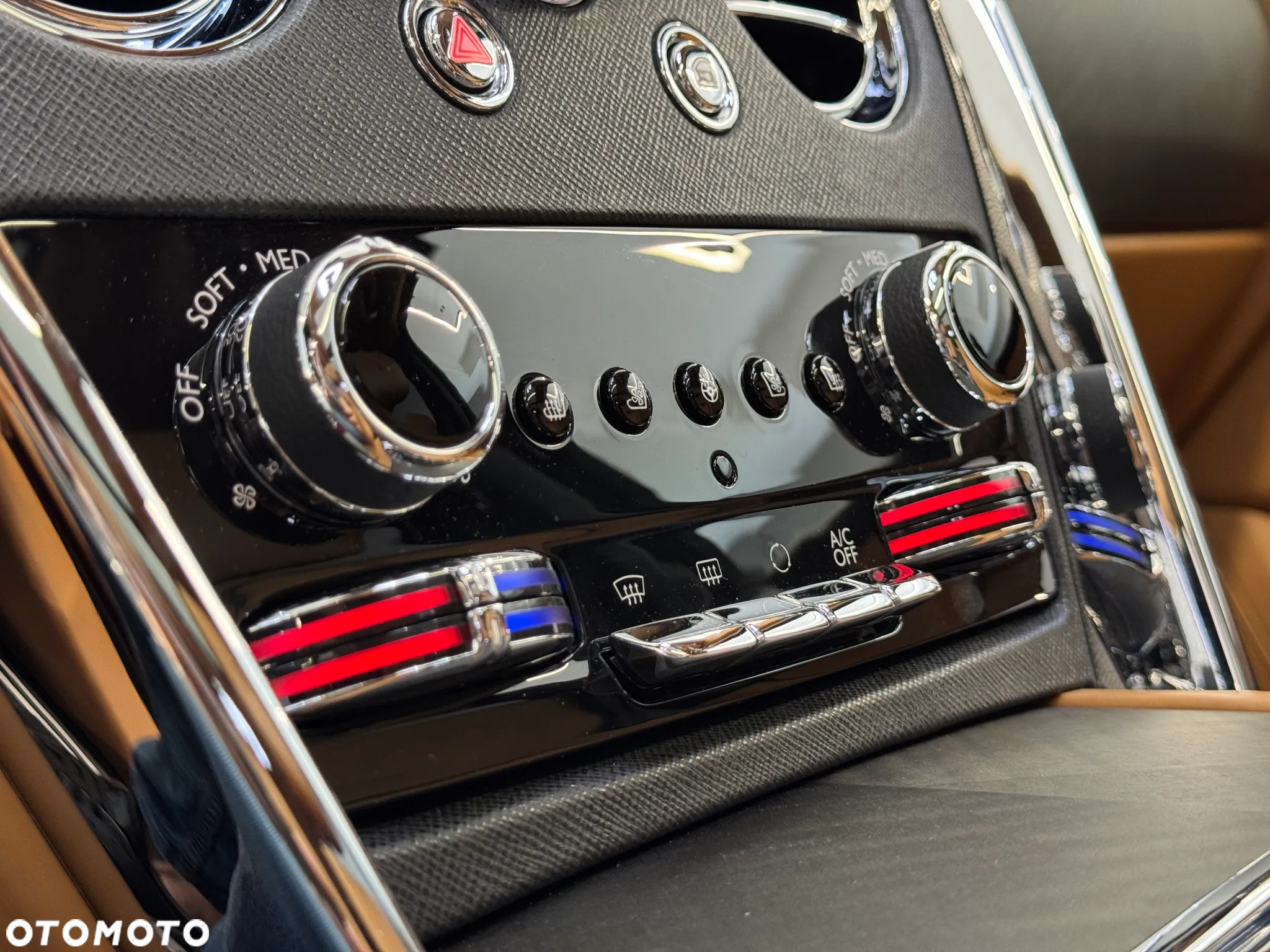 Rolls-Royce Cullinan - 25