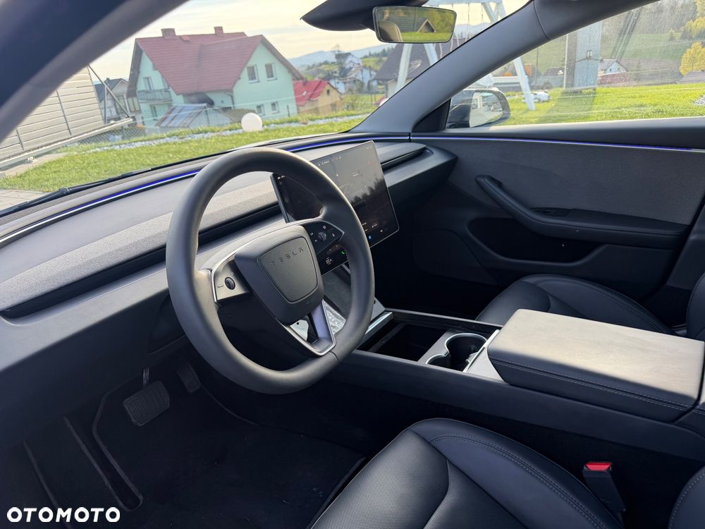 Tesla Model 3 - 13