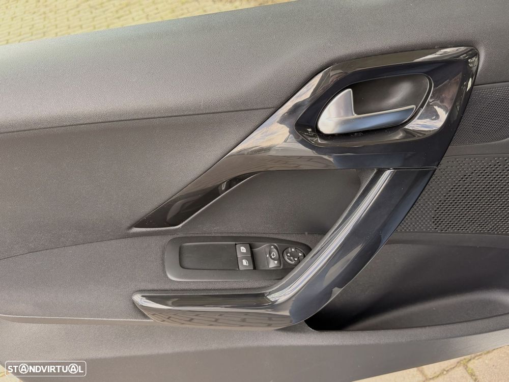 Peugeot 208 1.5 BlueHDi Signature - 22