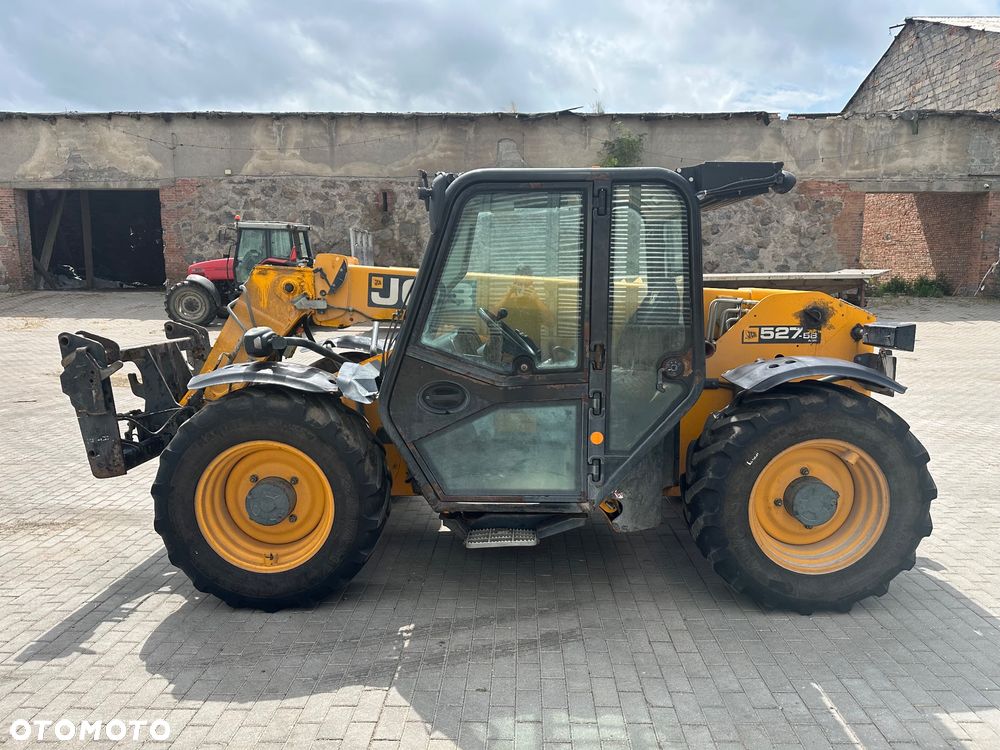 JCB 527-58 Agri - 4