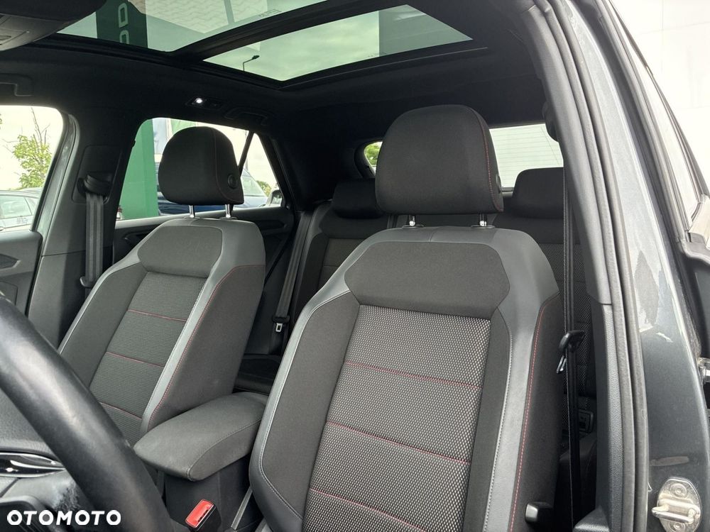 Volkswagen T-Roc - 12