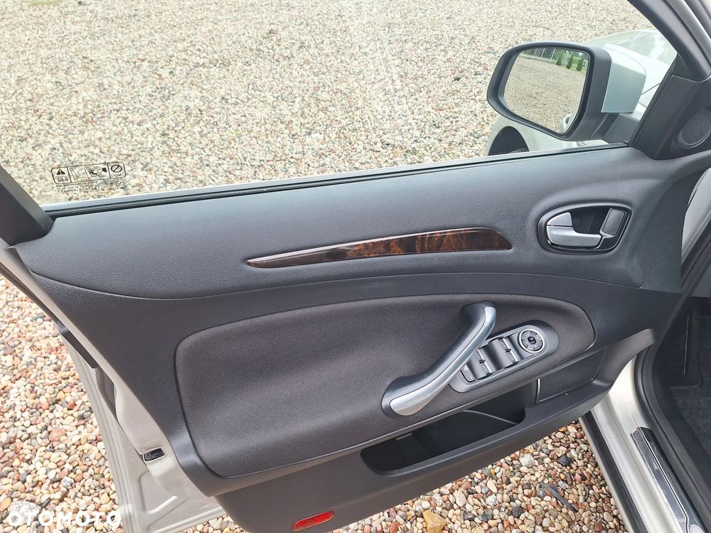 Ford Mondeo 2.0 Ghia Executive - 9