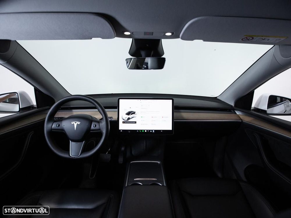 Tesla Model Y RWD - 8