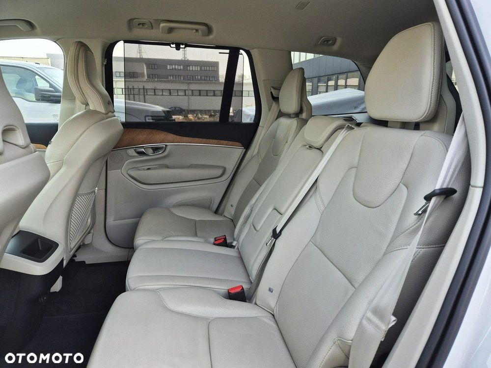 Volvo XC 90 - 17