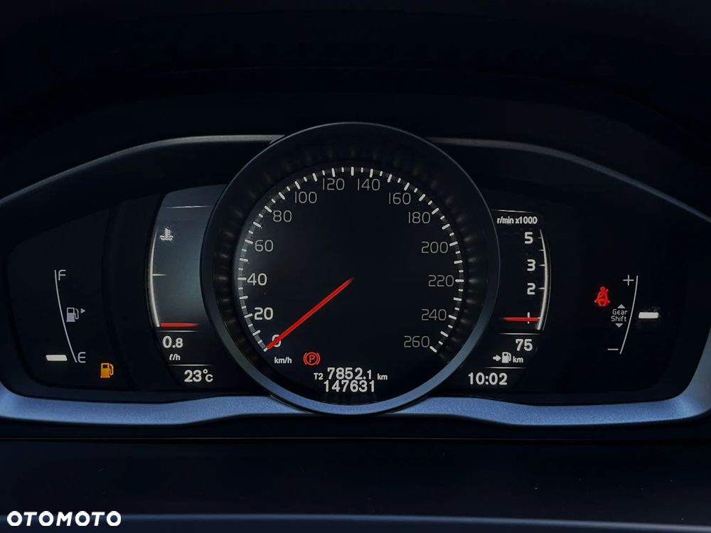 Volvo V60 D2 Momentum - 22