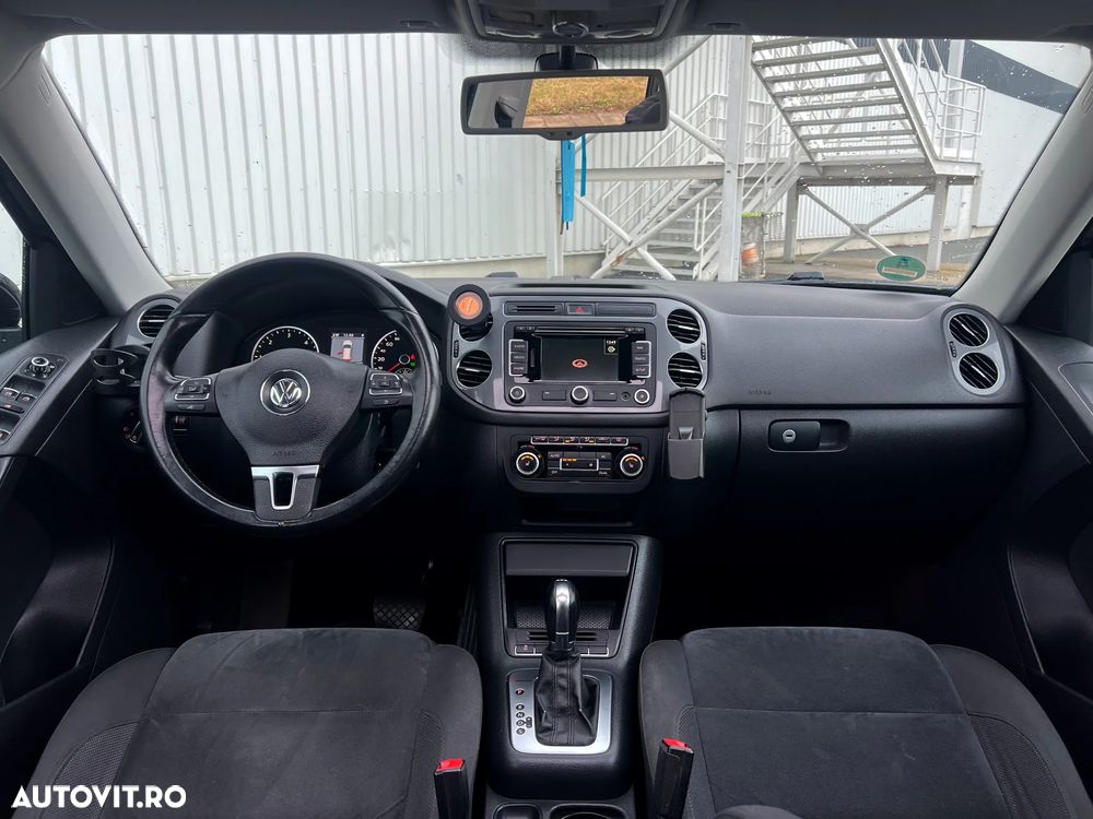 Volkswagen Tiguan 2.0 TDI DPF 4Motion BlueMotion Technology DSG Lounge Sport & Style - 25