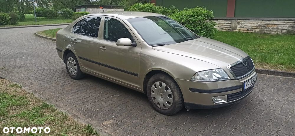 Skoda Octavia 1.6 FSI Ambiente - 3