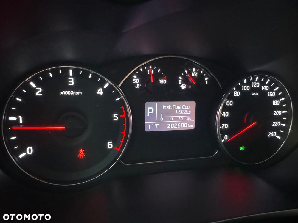 Kia Carens 1.7 CRDi 141 ISG Spirit - 34