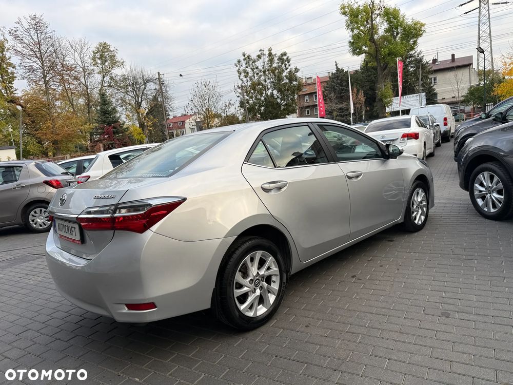Toyota Corolla 1.6 Comfort - 23