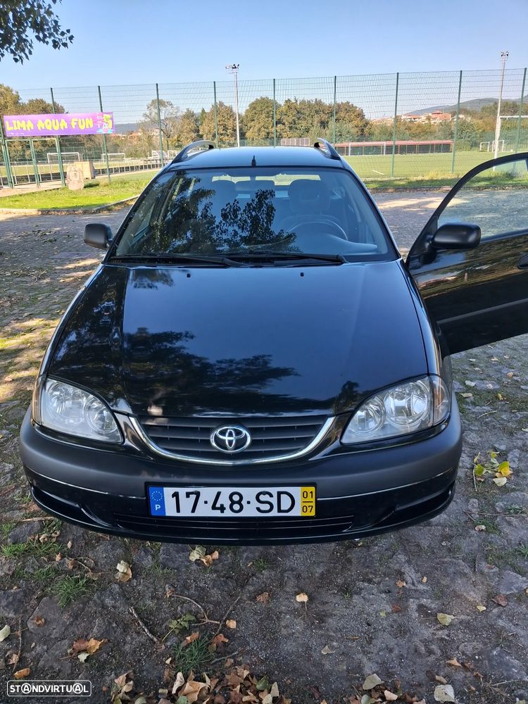Toyota Avensis - 1