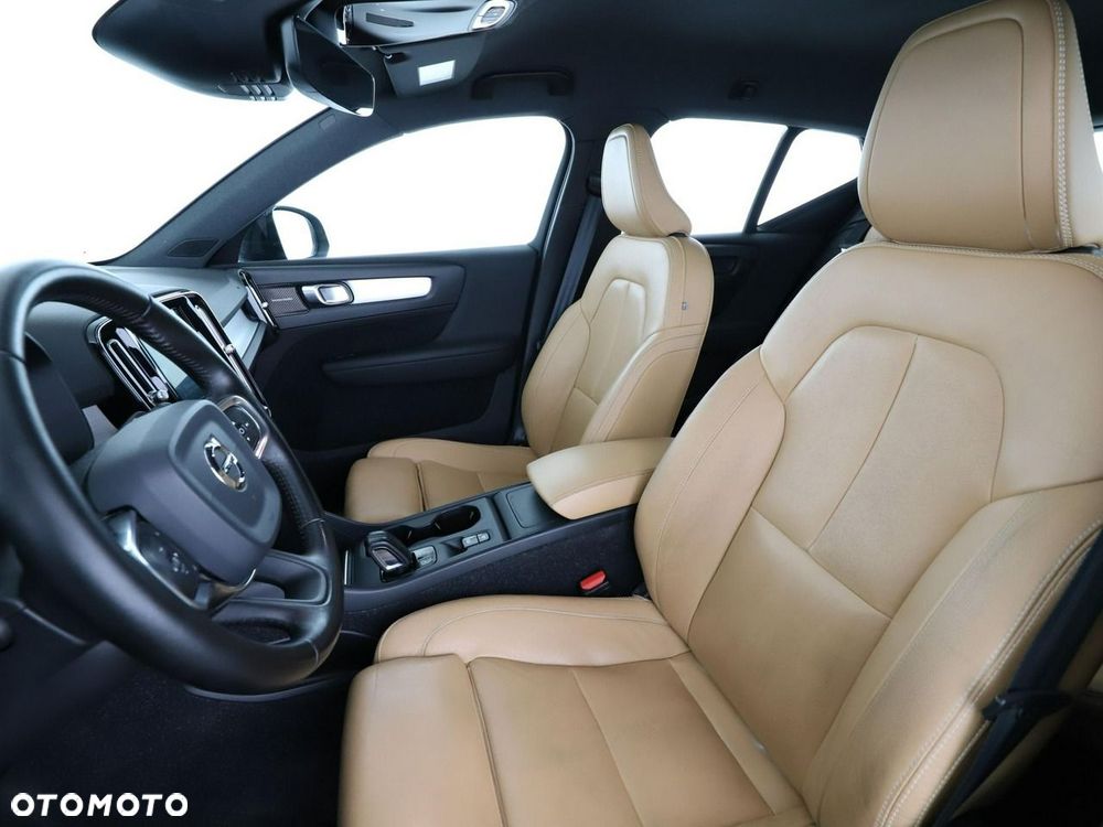 Volvo XC 40 D4 AWD Momentum Pro - 14