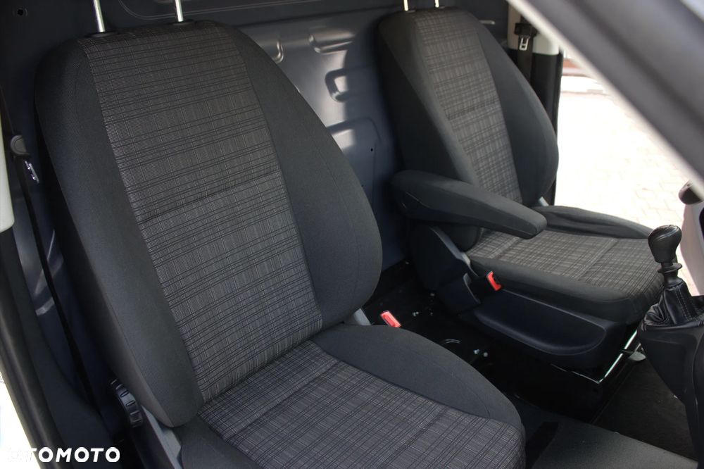Mercedes-Benz VITO - 21
