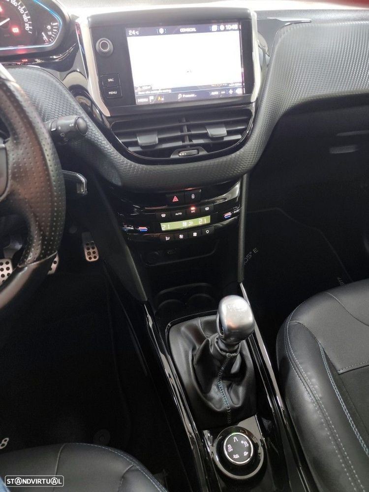 Peugeot 2008 1.6 BlueHDi Crossway - 26