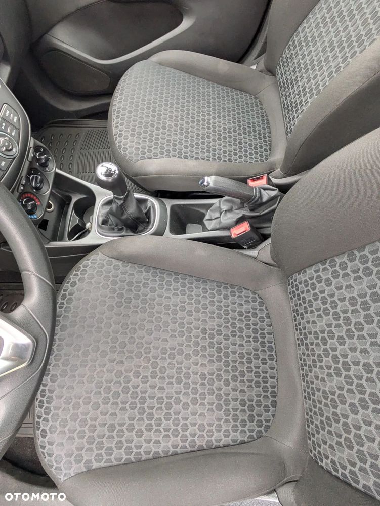 Opel Corsa - 25