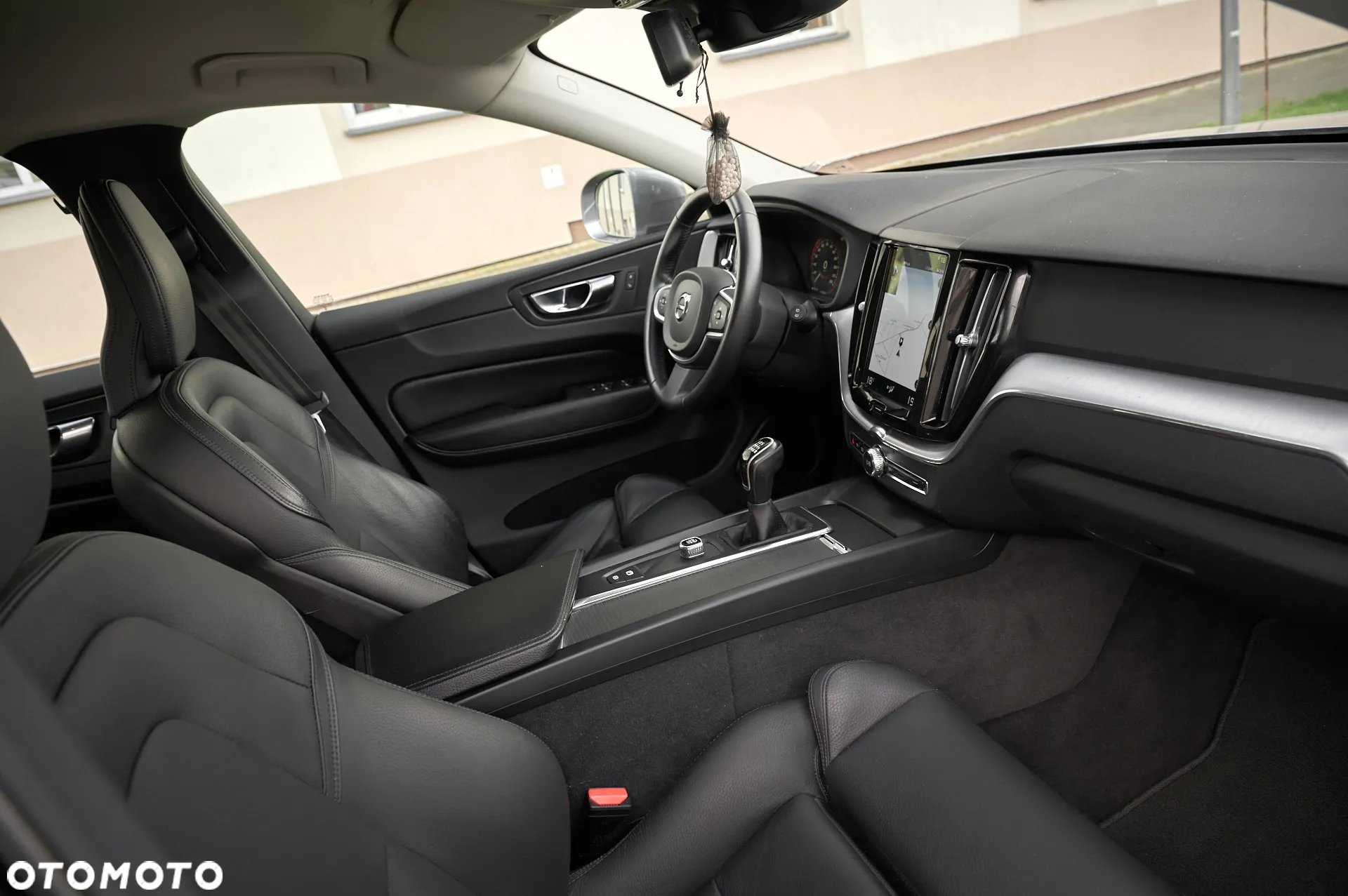 Volvo XC 60 D3 Momentum Pro - 5