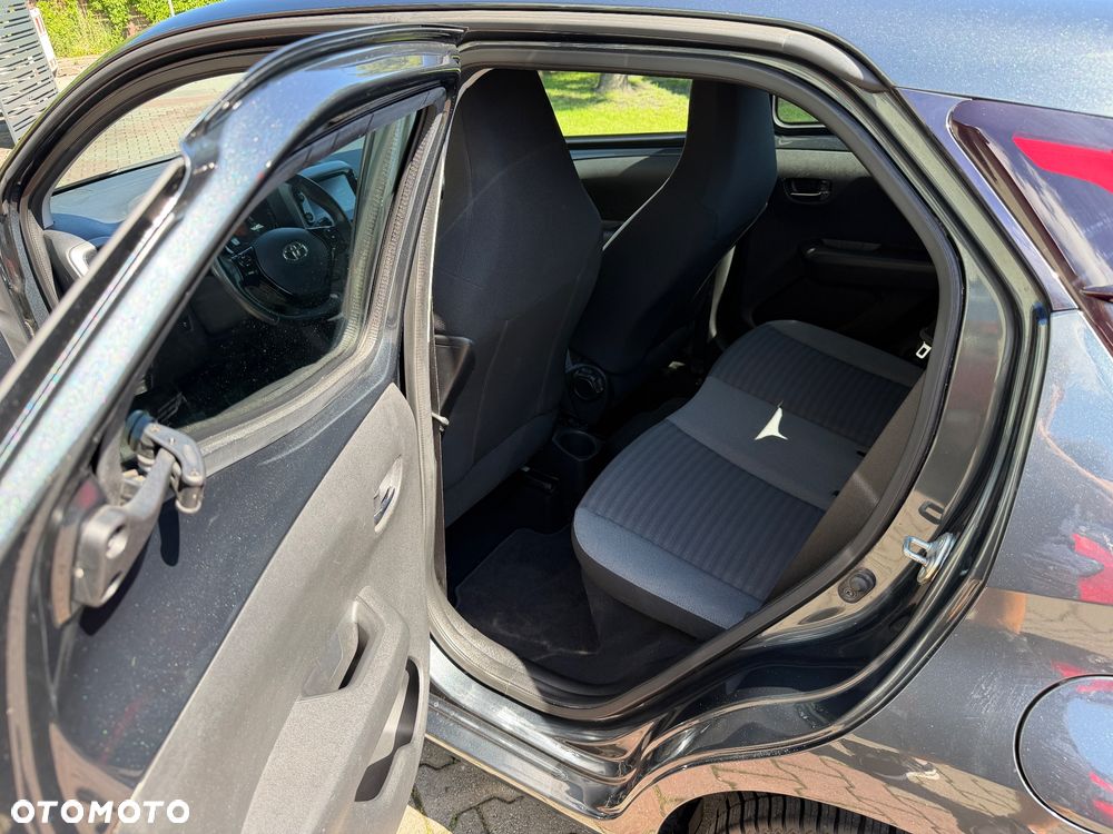 Toyota Aygo x-clusiv - 29