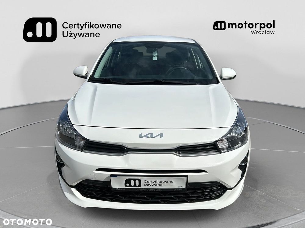 Kia Rio - 11