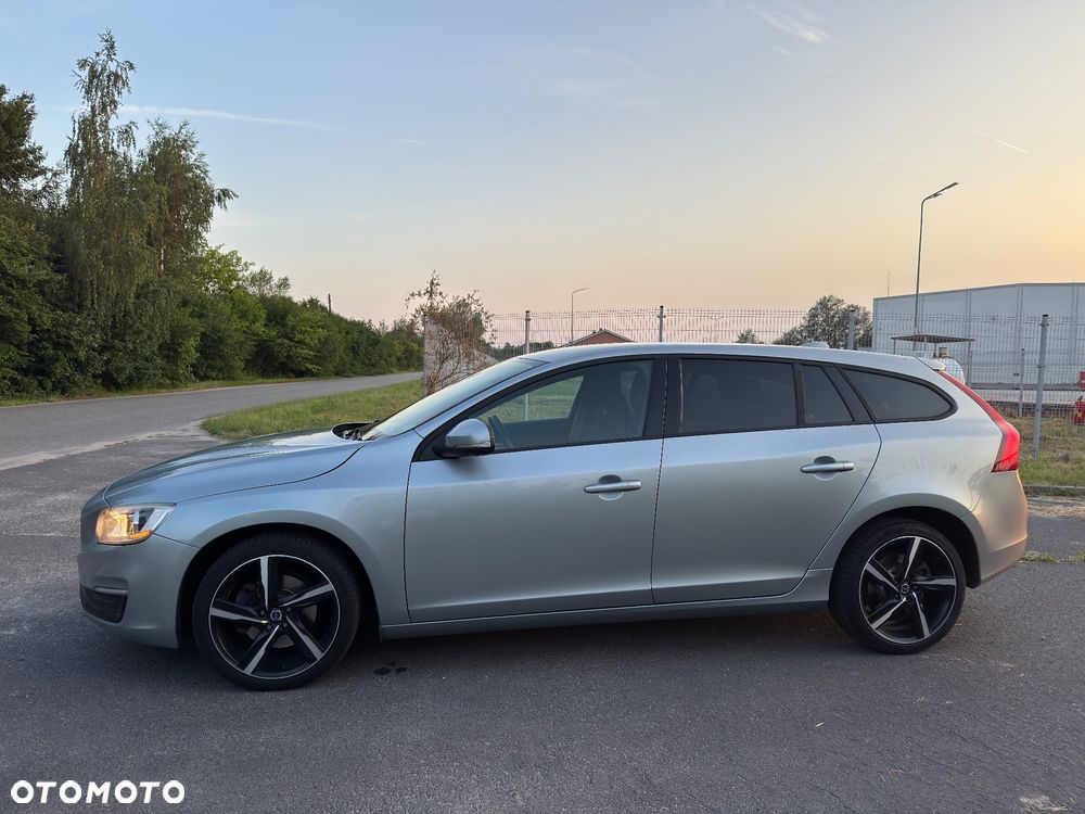 Volvo V60 D4 Drive-E Kinetic - 4