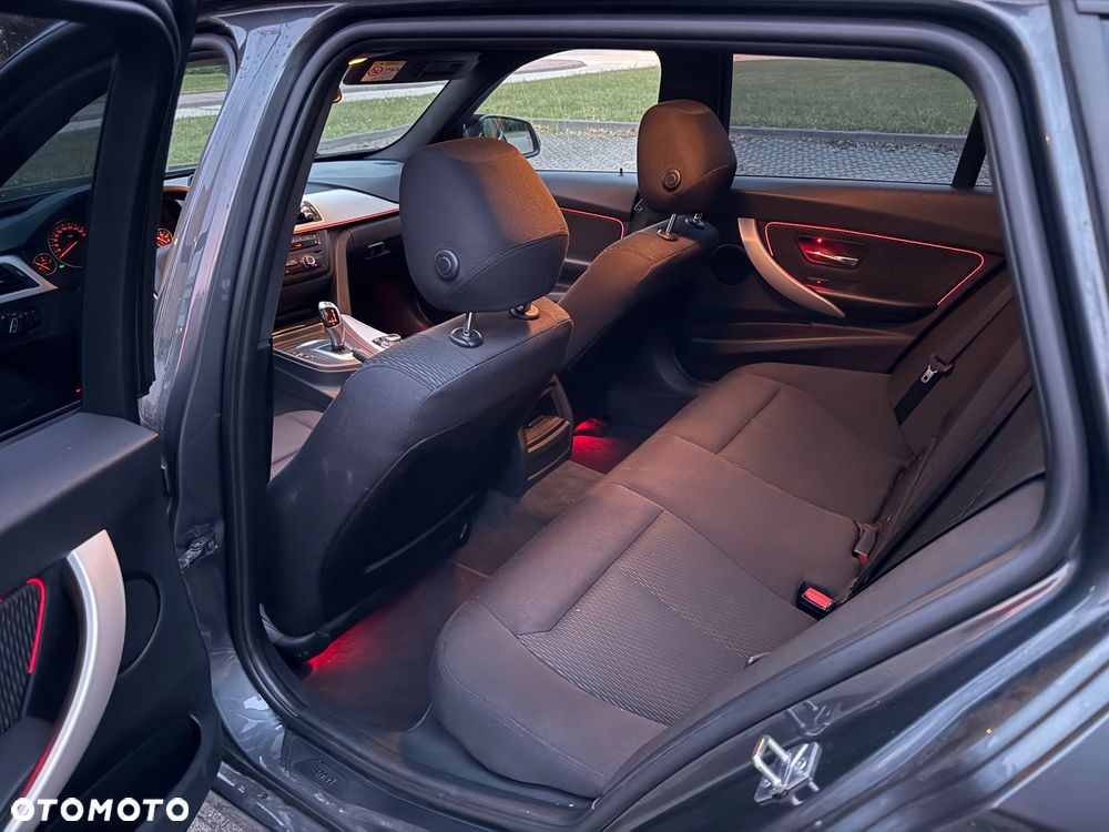 BMW Seria 3 318d - 10