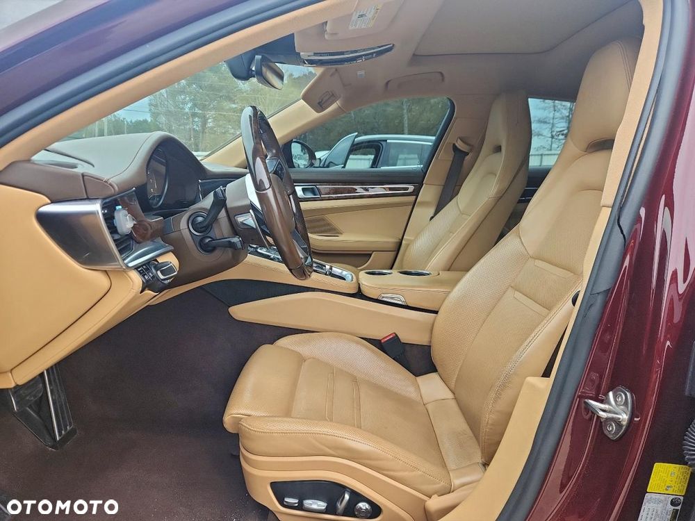 Porsche Panamera 4S - 7