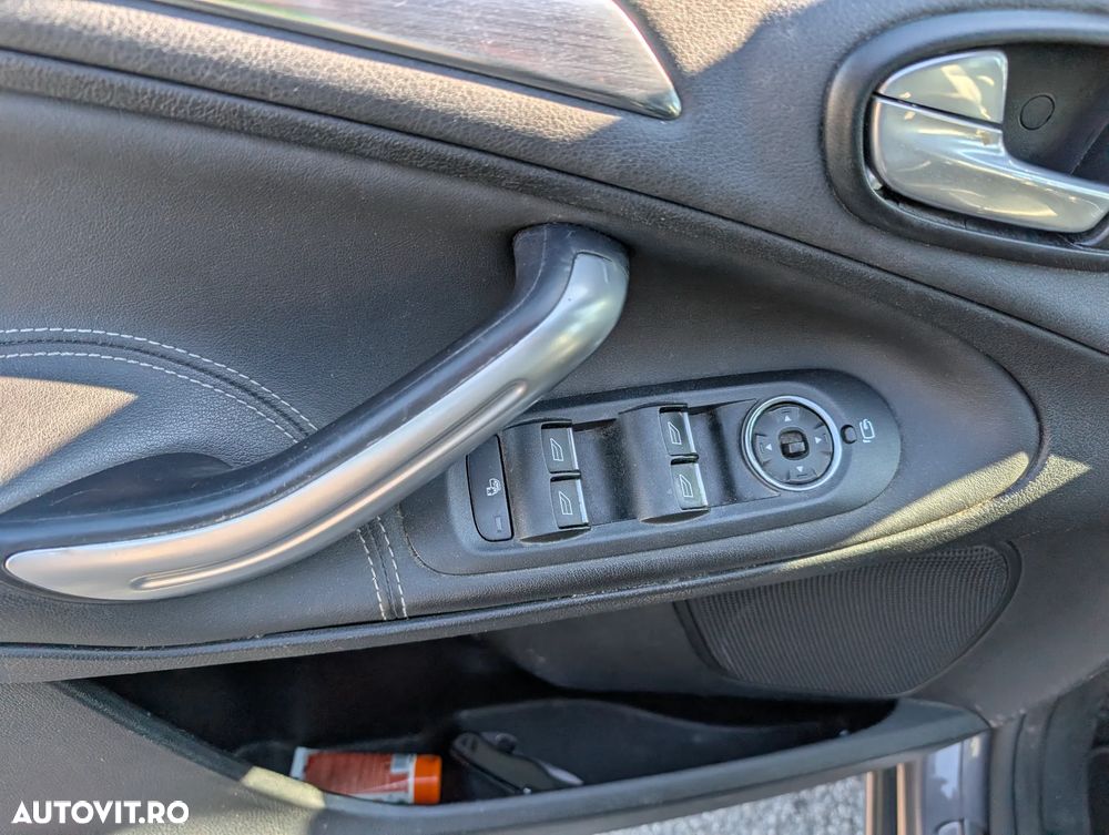 Ford S-Max 2.0 TDCi DPF Titanium - 18