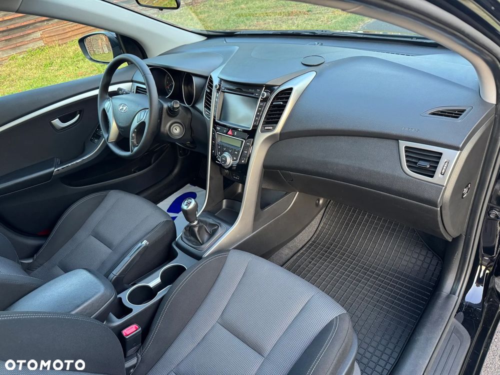 Hyundai i30 1.6 Fifa World Cup Edition - 25