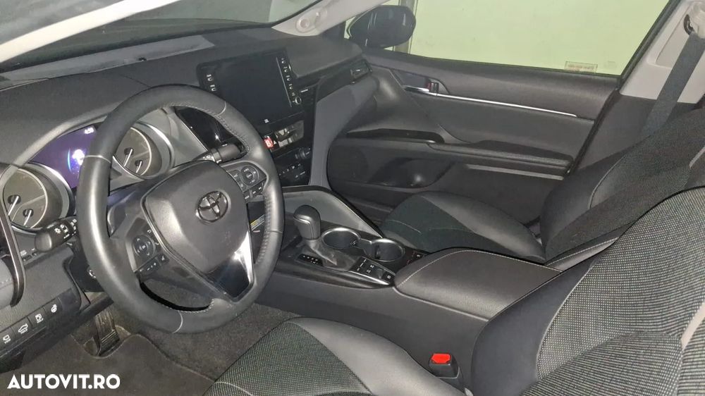 Toyota Camry - 8