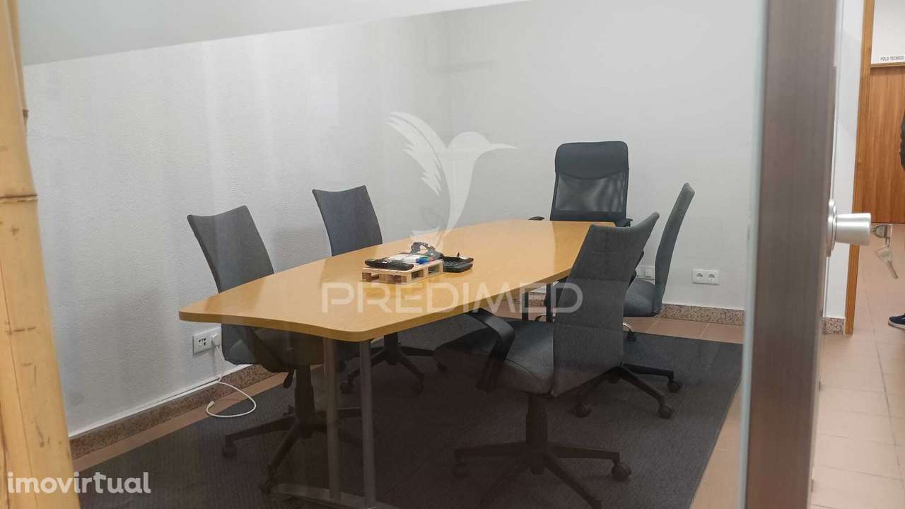 Arrendar Armazém e escritorio 1700m2 excelentes condições, Sintra - Grande imagem: 3/25