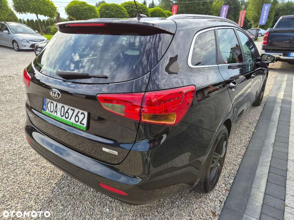 Kia Ceed - 10